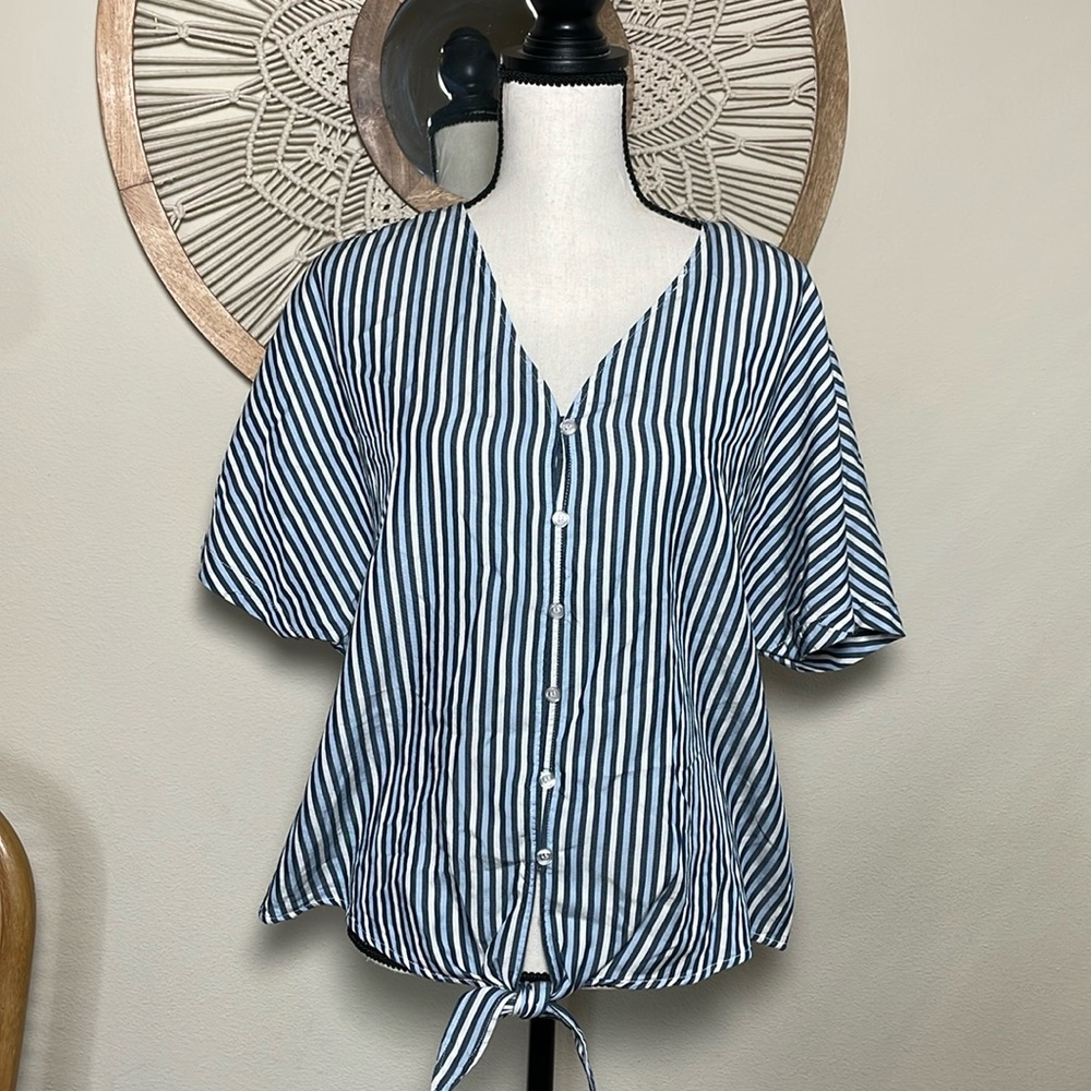 VELVET HEART Tencel Tie Front Blouse Size Large Blue White strip NWT